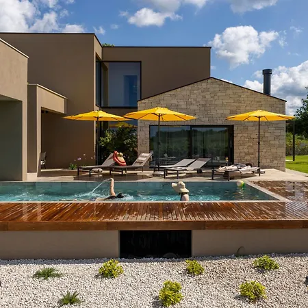 Вилла Luxury Deneb With Pool Near Porec Каштелир