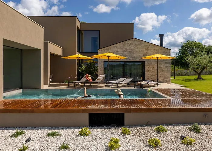 Willa Luxury Deneb With Pool Near Porec Kaštelir
